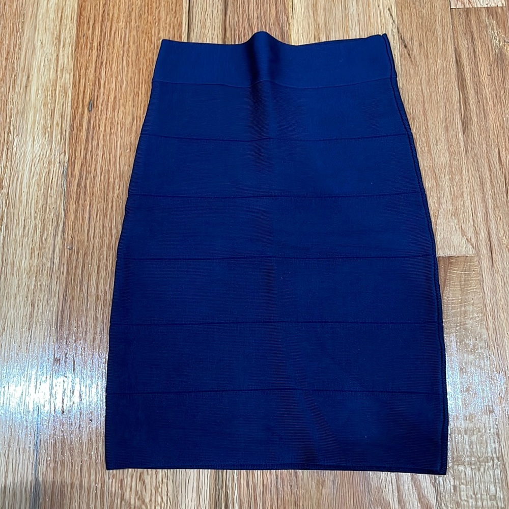 Bebe Super Stretch Skirt. Size Small.